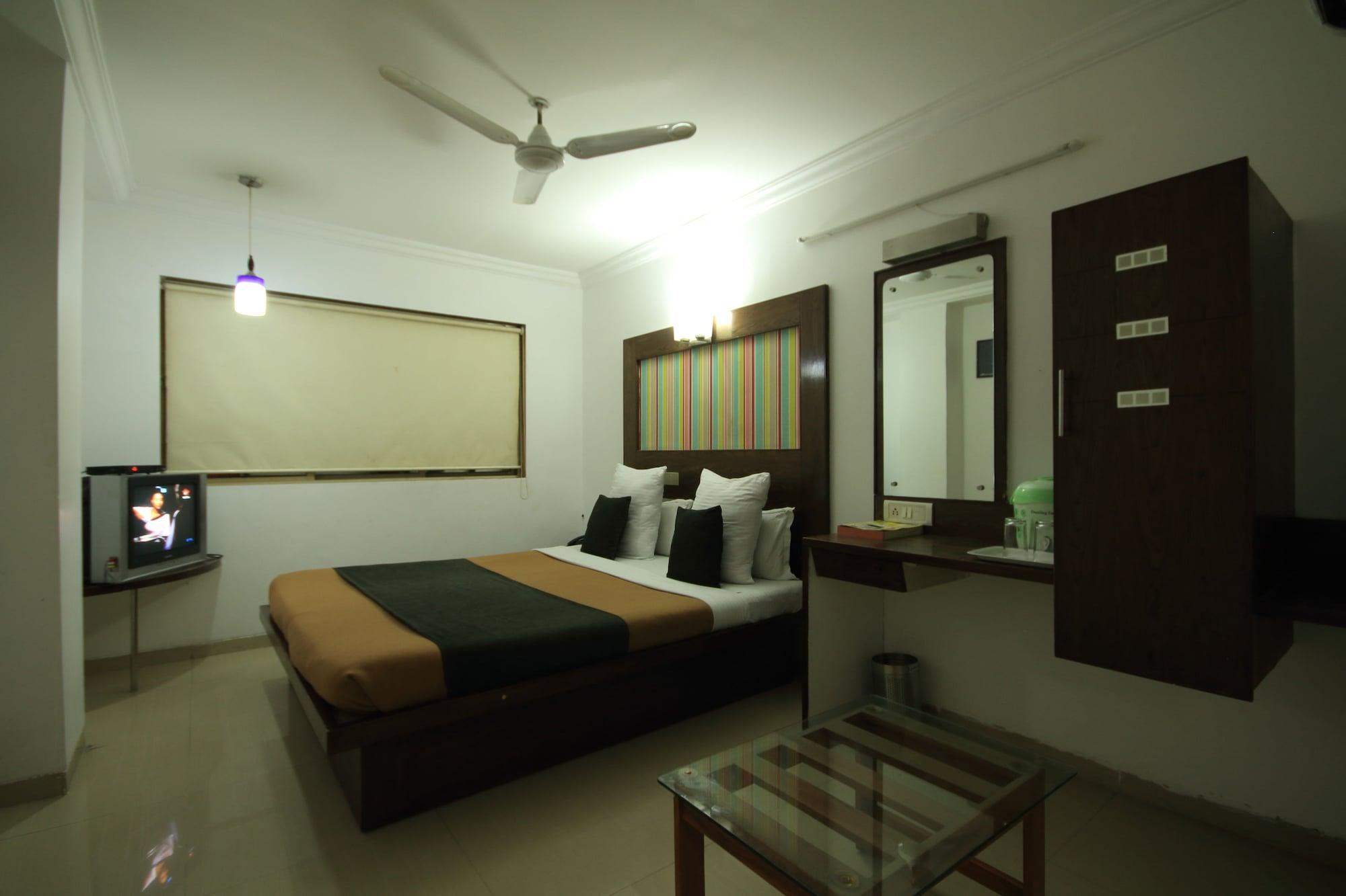 Fabhotel Kadamb Inn Ahmedabad Exterior photo