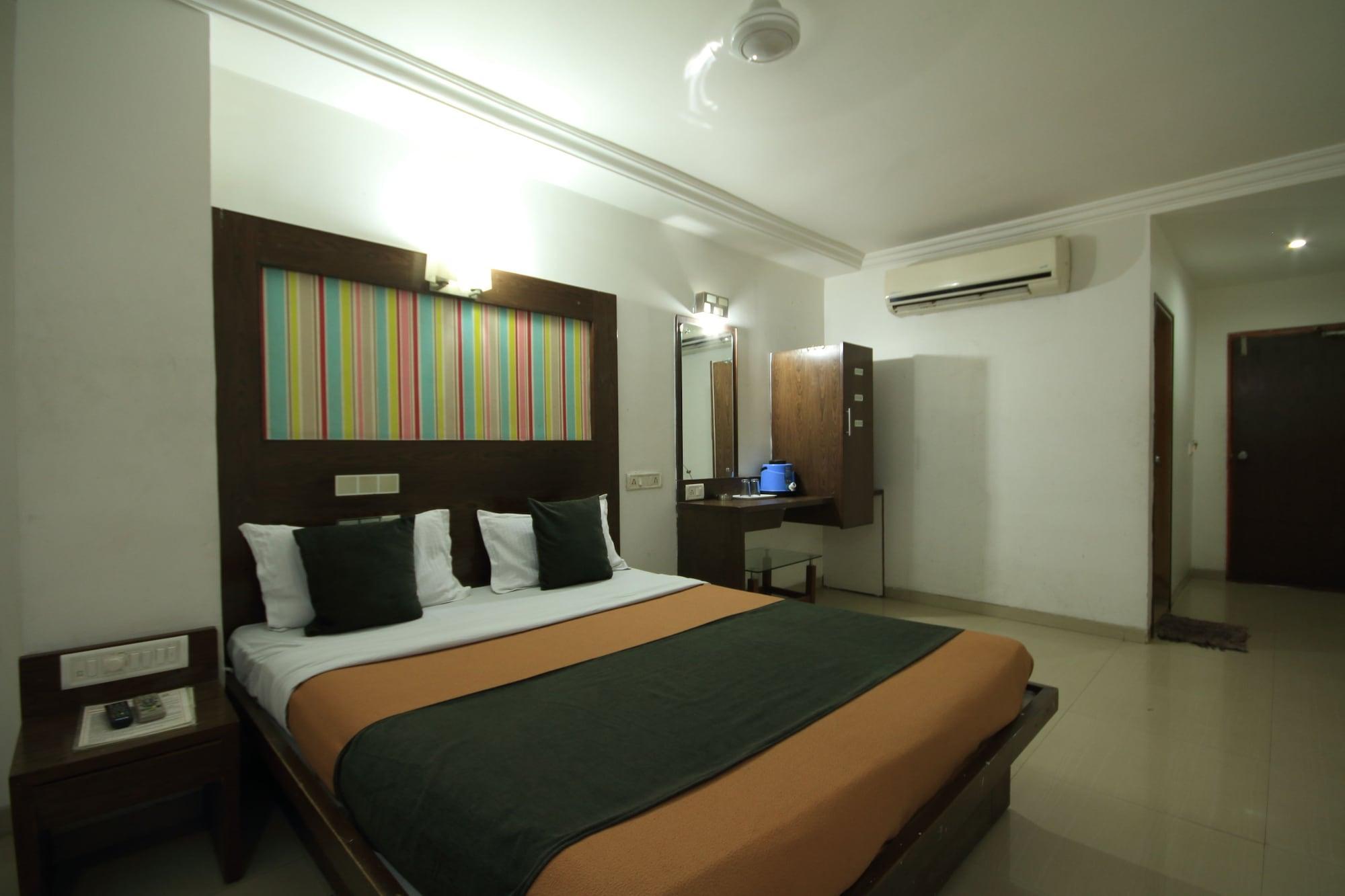 Fabhotel Kadamb Inn Ahmedabad Exterior photo