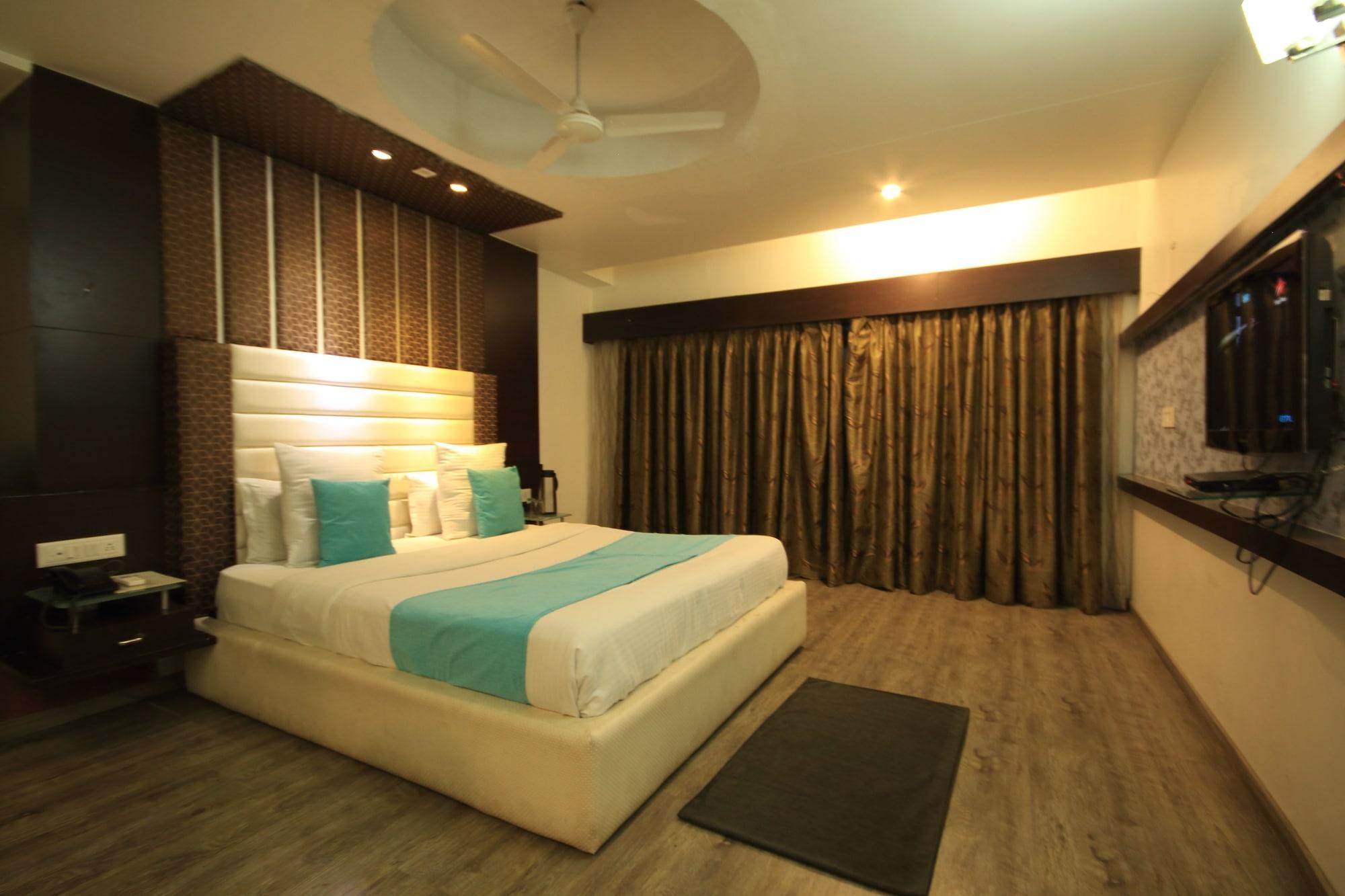 Fabhotel Kadamb Inn Ahmedabad Exterior photo