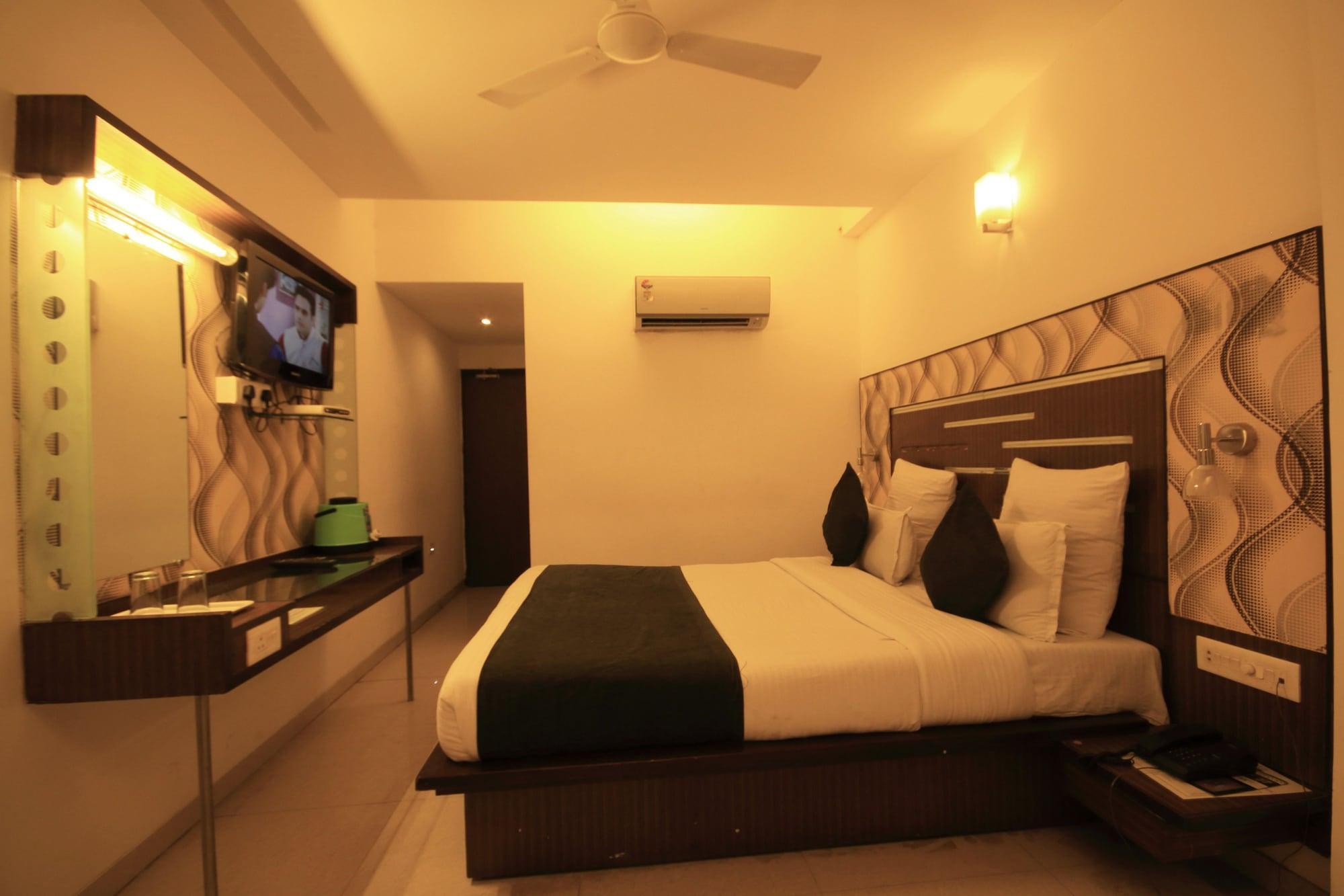 Fabhotel Kadamb Inn Ahmedabad Exterior photo