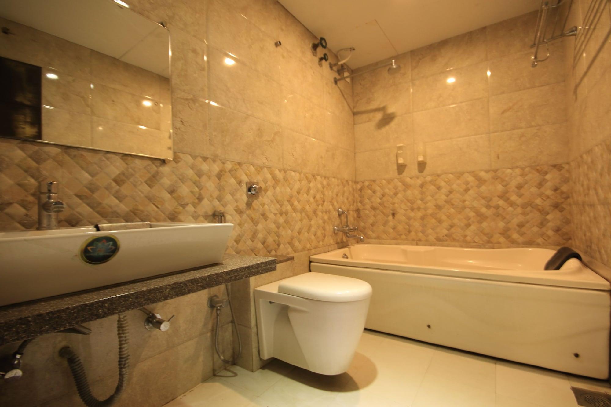Fabhotel Kadamb Inn Ahmedabad Exterior photo
