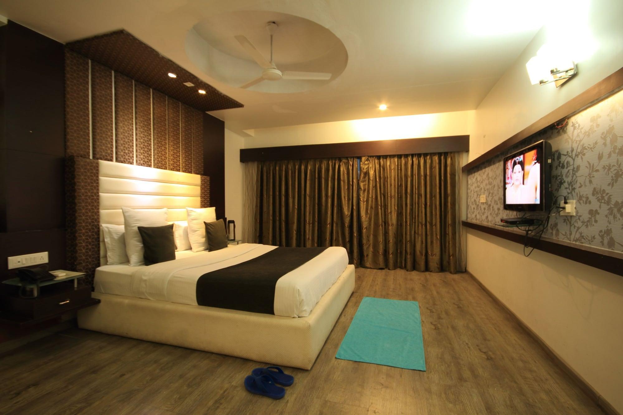 Fabhotel Kadamb Inn Ahmedabad Exterior photo