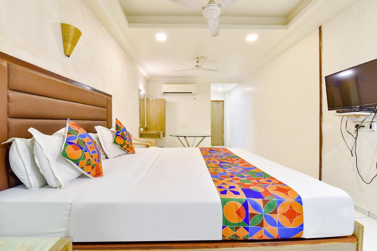Fabhotel Kadamb Inn Ahmedabad Exterior photo